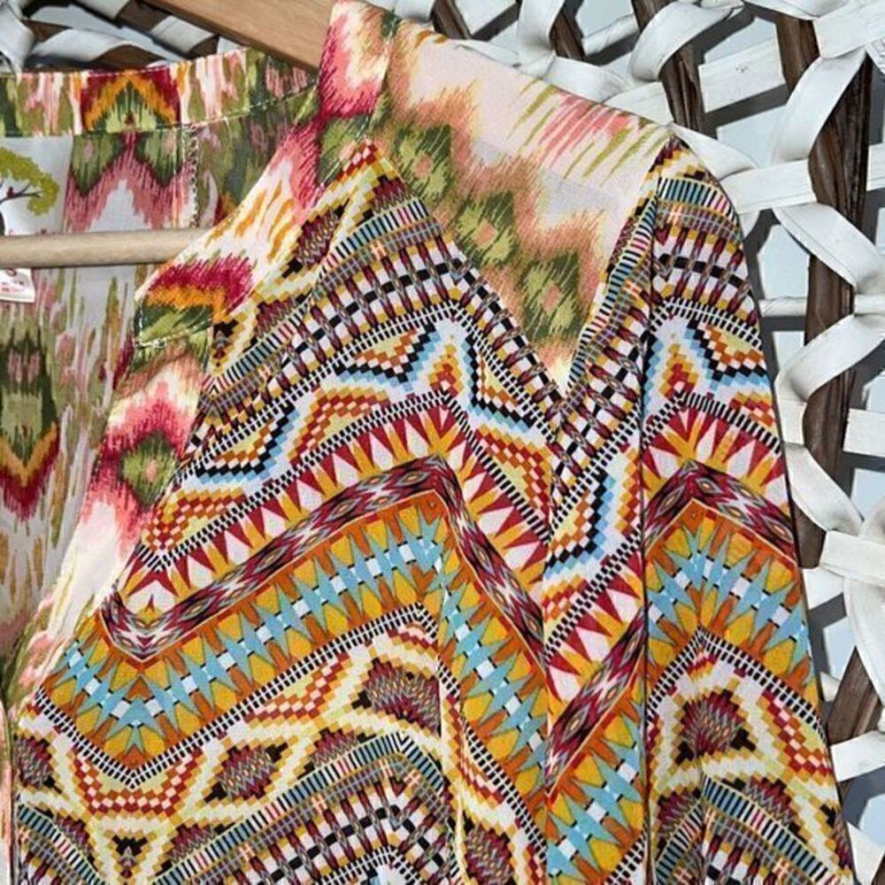 Fig & Flower boho Aztec print button down blouse size xsmall - Picture 4 of 7